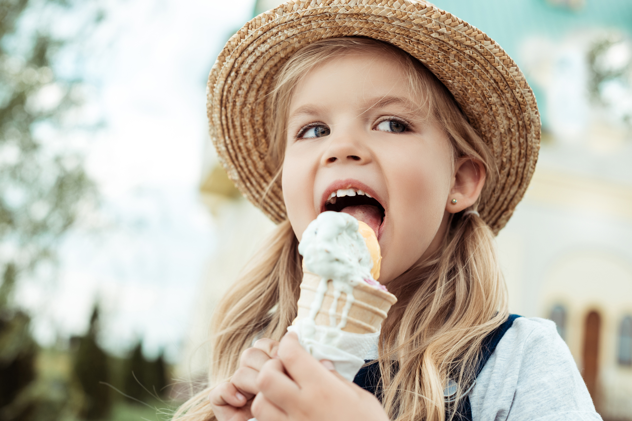 Get your ice cream favourites at the Hillside Beach Eatery and Store cool treat parlour.